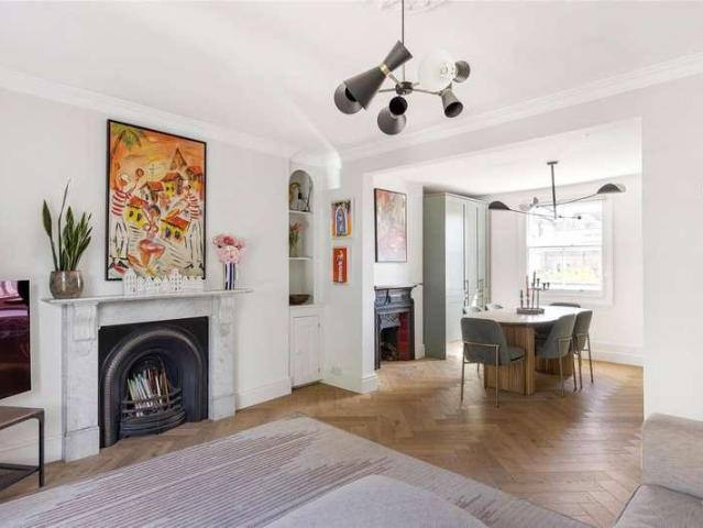3 bed flat for sale