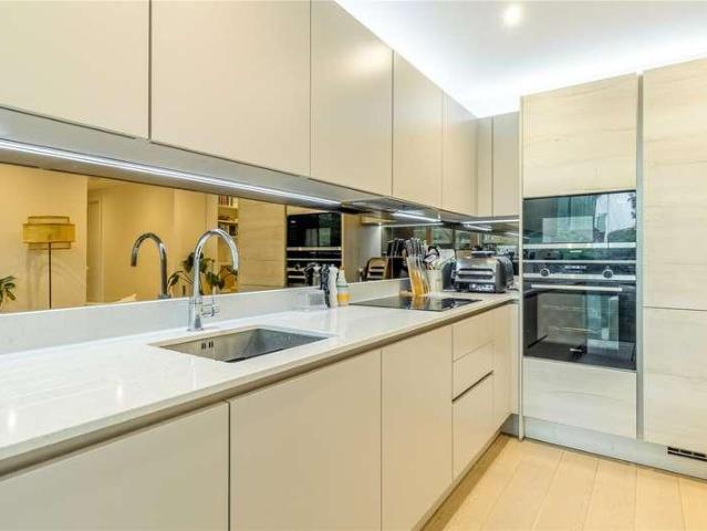 3 bed flat for sale