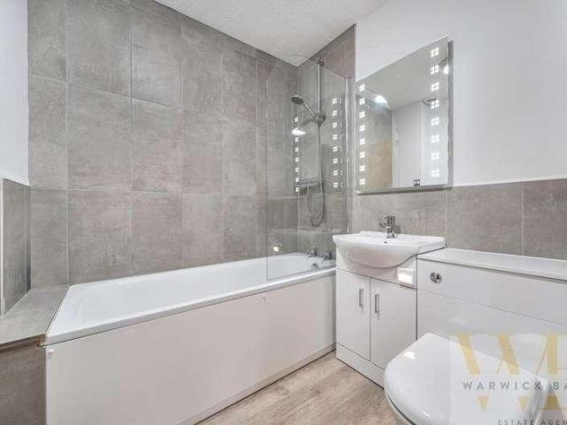 3 bed flat for sale