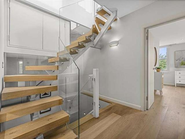 3 bed flat for sale