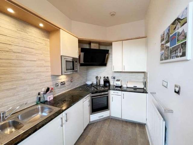 3 bed flat for sale