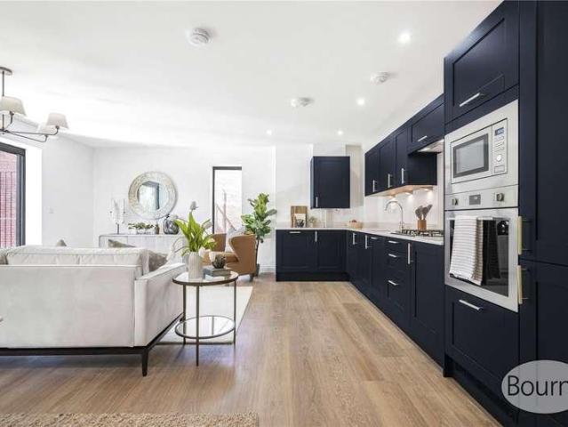 3 bed flat for sale