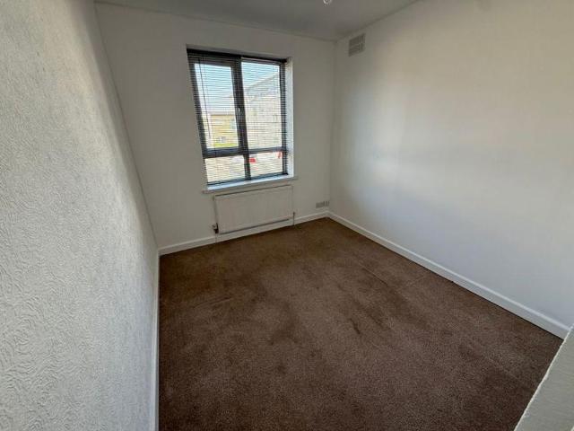 3 bed flat for sale