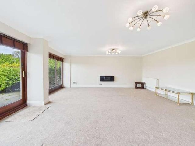 3 bed flat for sale