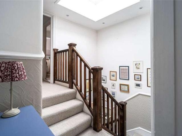 3 bed flat for sale