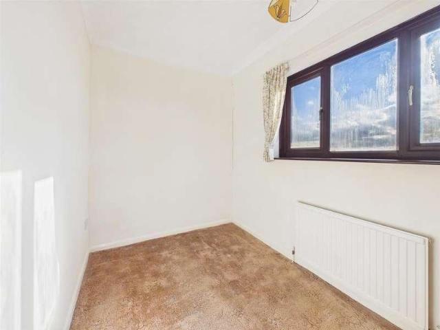 3 bed flat for sale