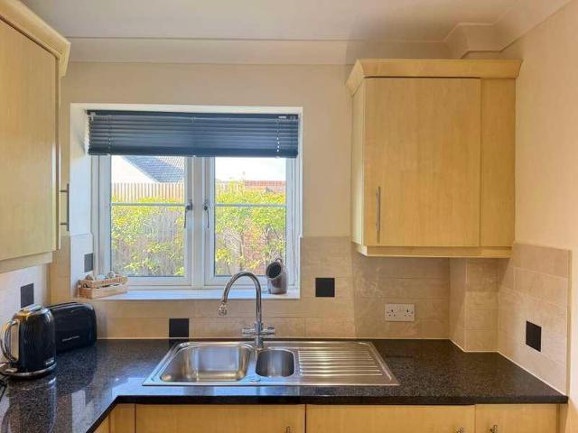 3 bed flat for sale