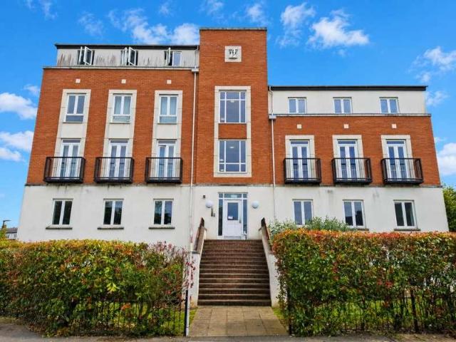 3 bed flat for sale