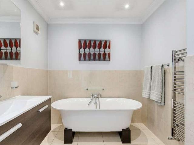3 bed flat for sale