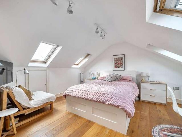 3 bed flat for sale