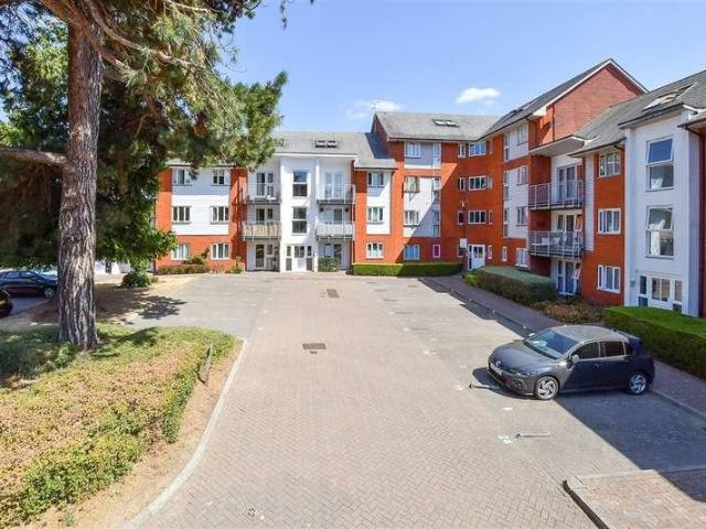 3 bed flat for sale