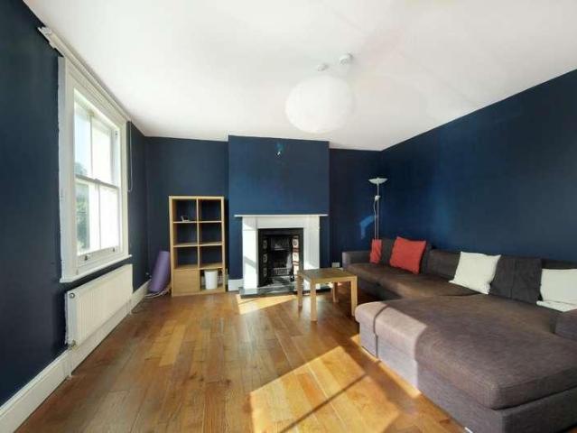 3 bed flat for sale