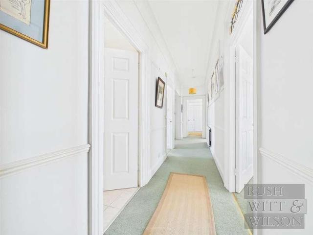 3 bed flat for sale