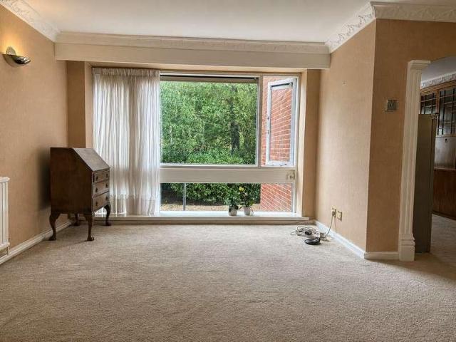3 bed flat for sale