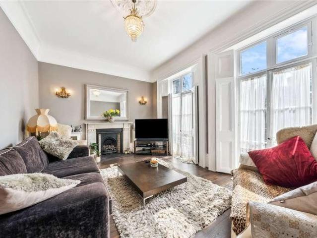 3 bed flat for sale