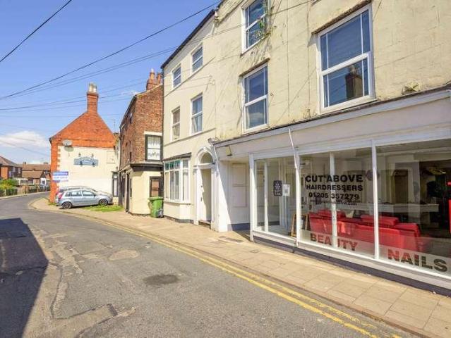 3 bed flat for sale