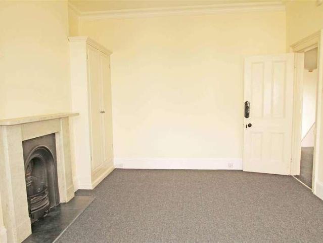 3 bed flat for sale
