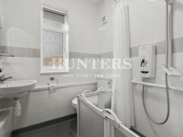 3 bed flat for sale
