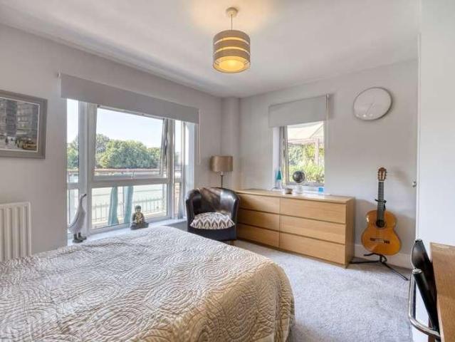 3 bed flat for sale