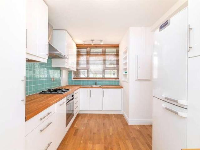 3 bed flat for sale