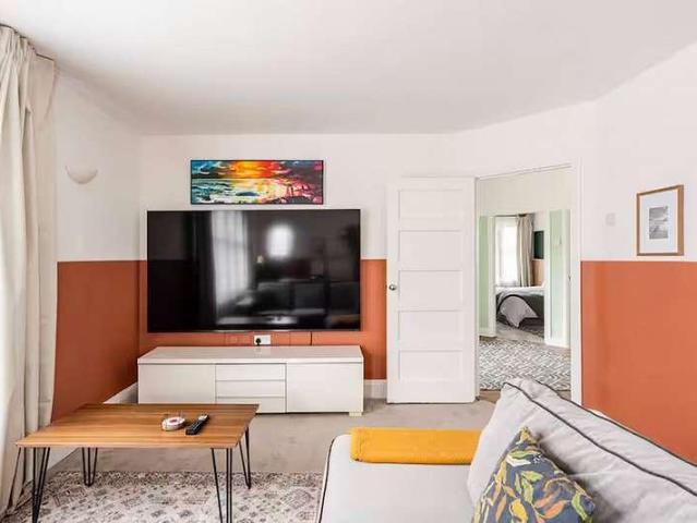 3 bed flat for sale