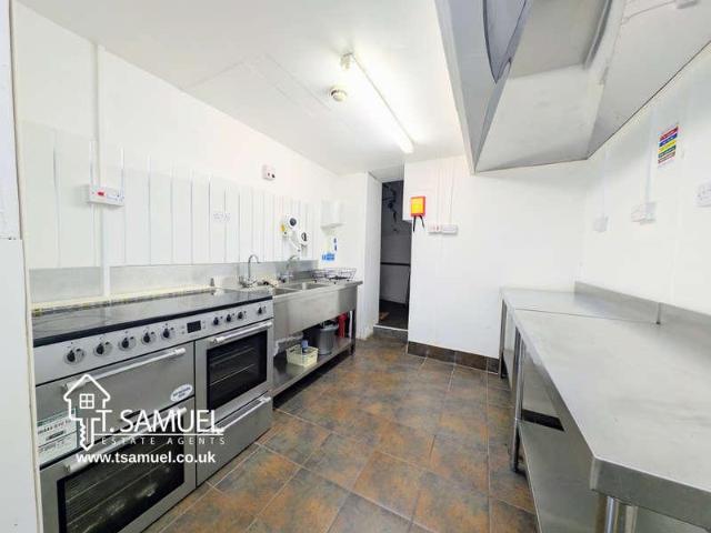 3 bed flat for sale
