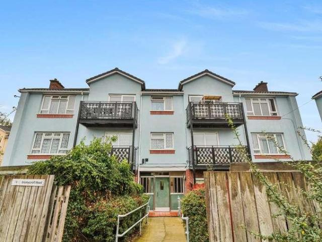 3 bed flat for sale