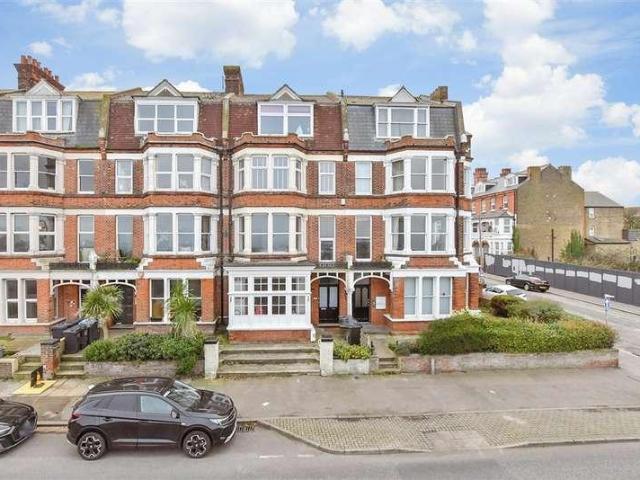 3 bed flat for sale