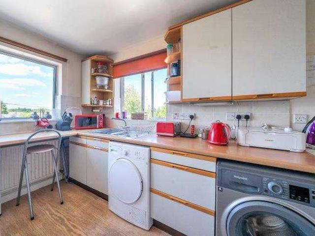 3 bed flat for sale