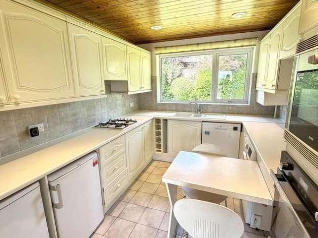 3 bed flat for sale