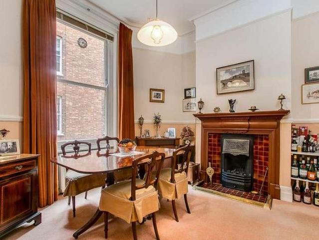3 bed flat for sale