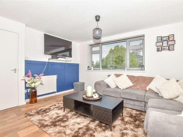 3 bed flat for sale