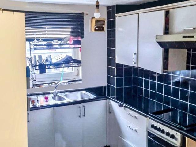 3 bed flat for sale