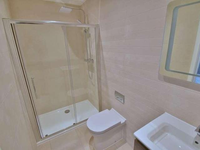 3 bed flat for sale