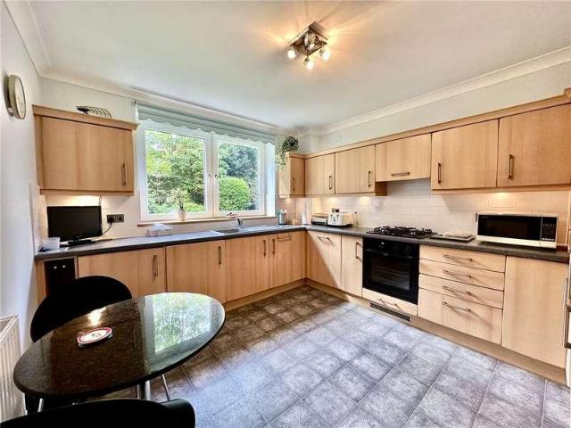 3 bed flat for sale