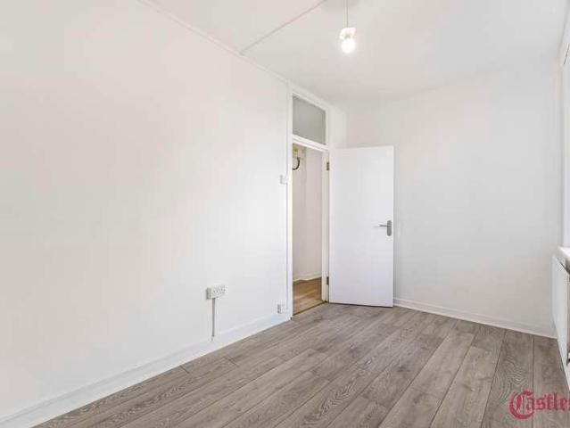 3 bed flat for sale