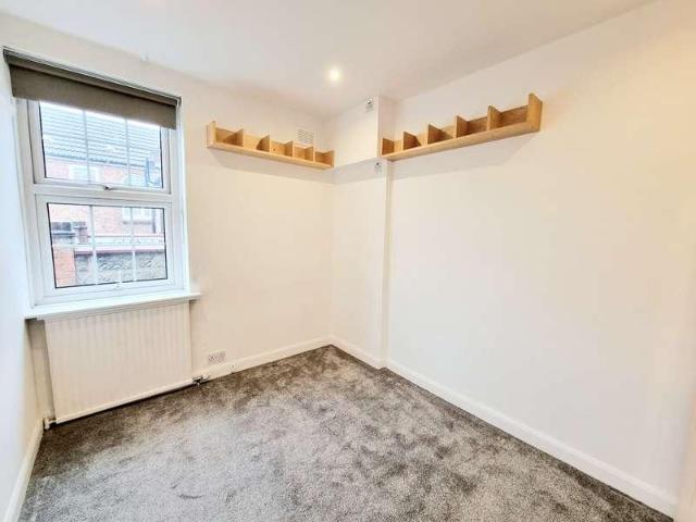 3 bed flat for sale