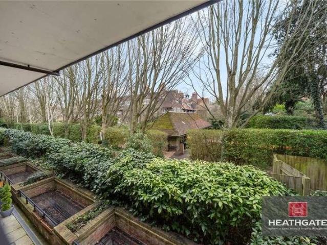 3 bed flat for sale