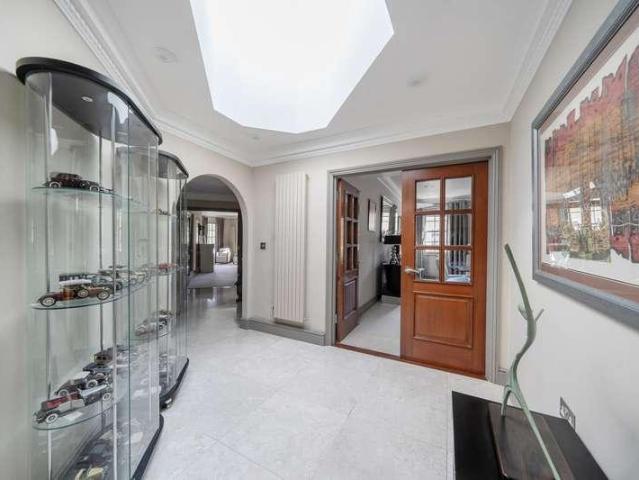 3 bed flat for sale