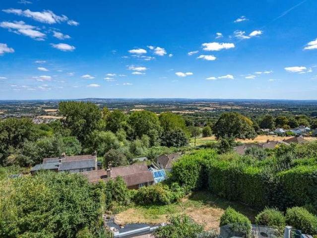 3 bed flat for sale