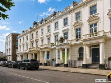 3 bed flat for sale