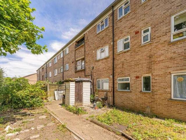 3 bed flat for sale