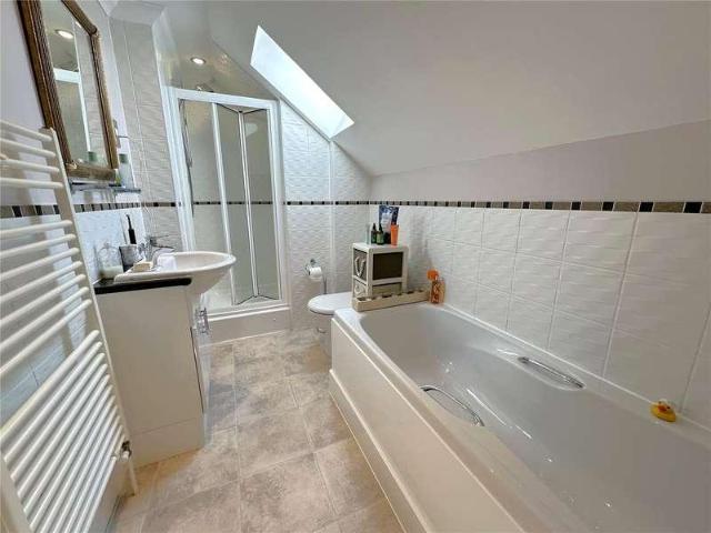 3 bed flat for sale