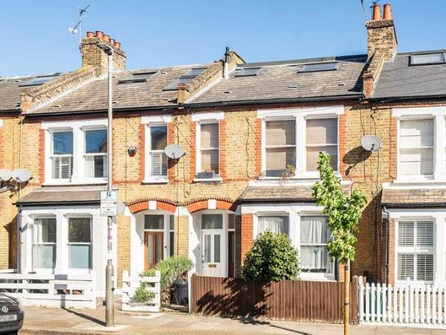 3 bed flat for sale