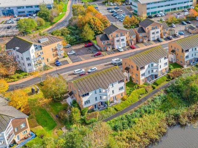 3 bed flat for sale