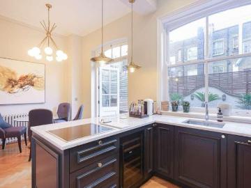 3 bed flat for sale
