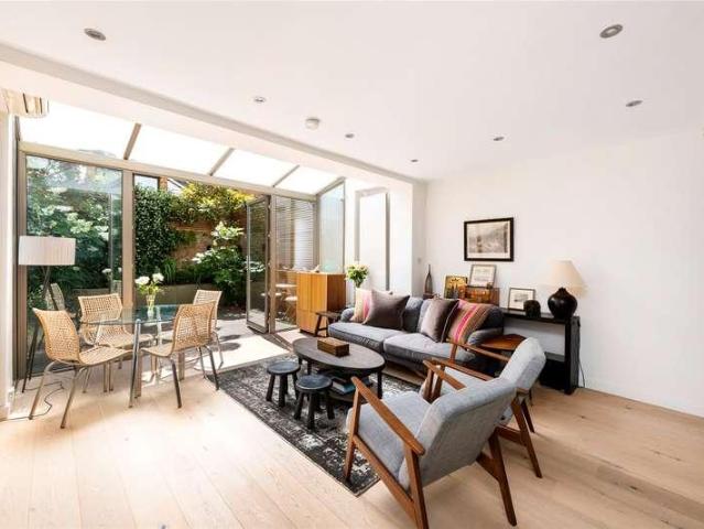 3 bed flat for sale