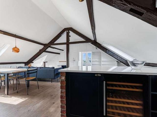 3 bed flat for sale