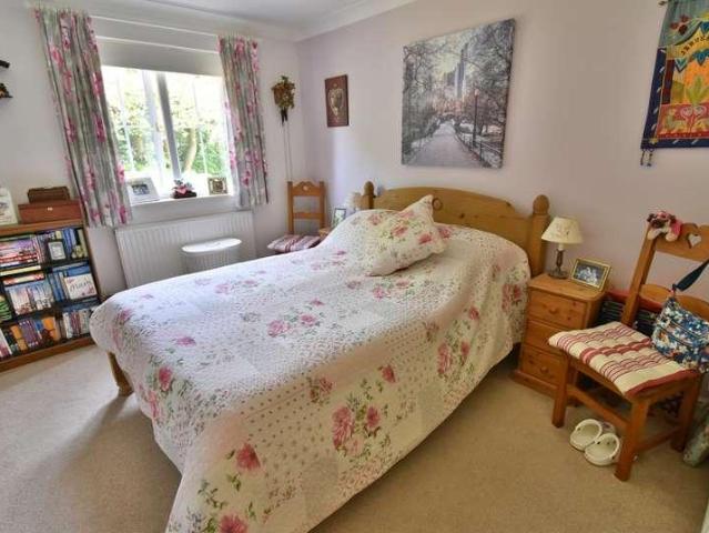 3 bed flat for sale