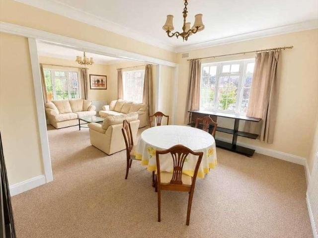 3 bed flat for sale